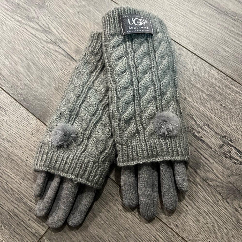 UGG Grey Hand warmer style gloves